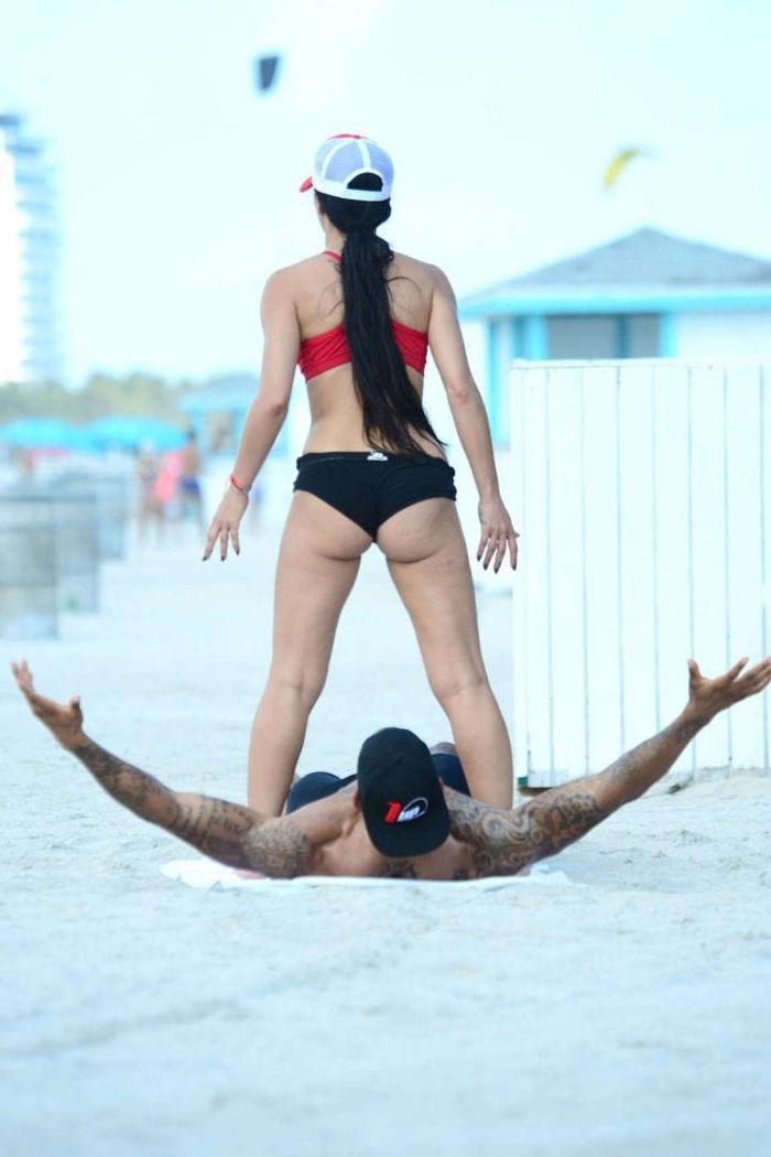 Almanyanın Kim Kardashianı Metisha Schaefer Miamide