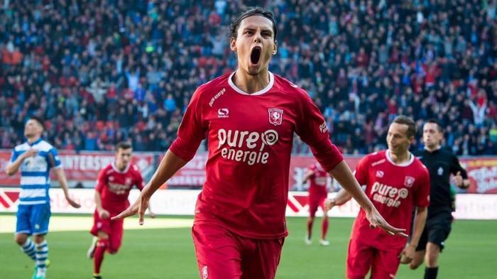 ENES ÜNAL - Forma giydiği takımlar: Breda, Genk, Twente