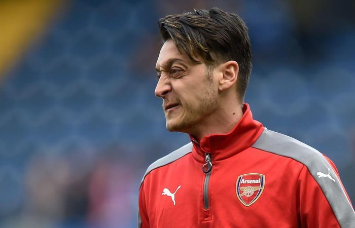 Mesut Özil kimdir