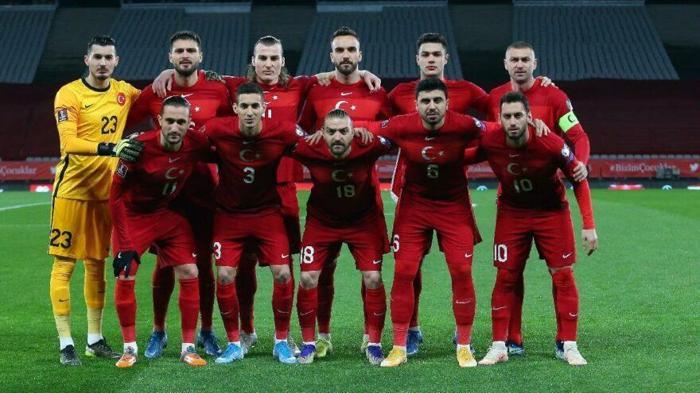 Milli futbolcularımız Hakan Çalhanoğlu, Merih Demiral ve Ozan Kabaka şok