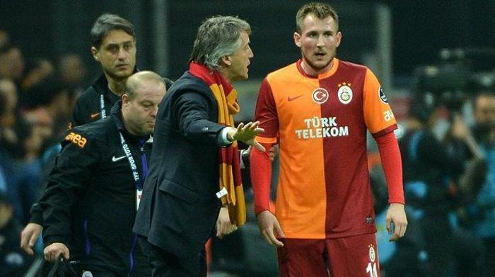 İZET HAJROVİC