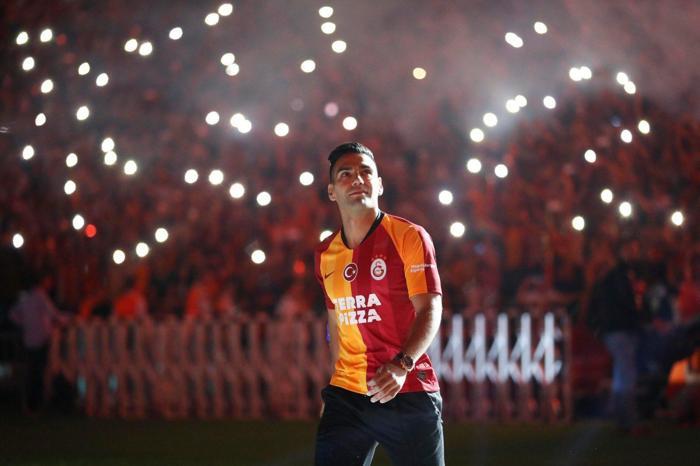 Galatasarayın yeni transferi Falcaodan dev gelir İşte o rakam...