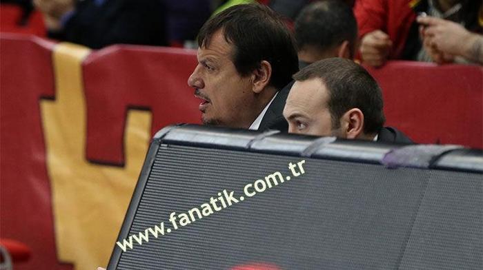Taraftarlar ile Ergin Ataman arasında gerilim