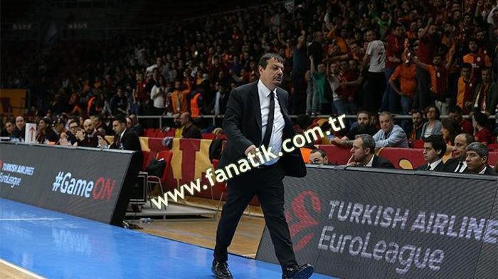 Taraftarlar ile Ergin Ataman arasında gerilim