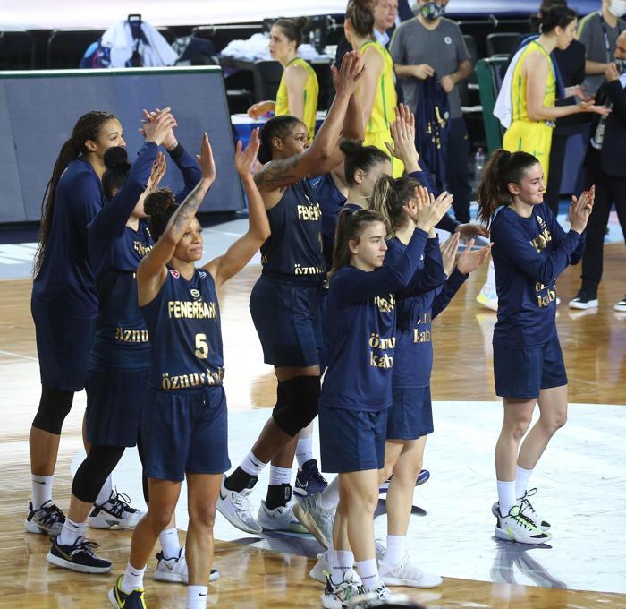 Sopronu mağlup eden Fenerbahçe, Kadınlar EuroLeaguede üçüncü oldu