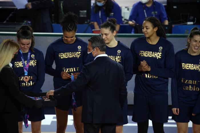 Sopronu mağlup eden Fenerbahçe, Kadınlar EuroLeaguede üçüncü oldu