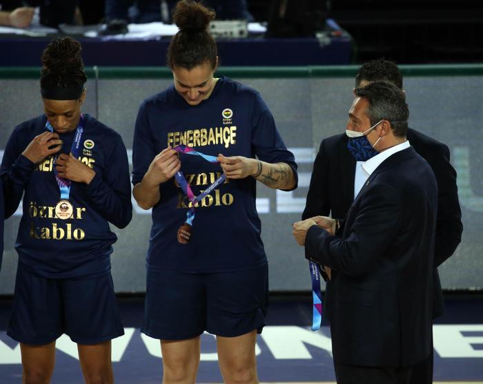 Sopronu mağlup eden Fenerbahçe, Kadınlar EuroLeaguede üçüncü oldu