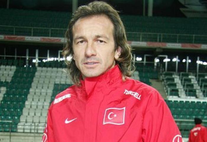 Yusuf Şimşekin futbolculuk yaşamı ise şöyle;