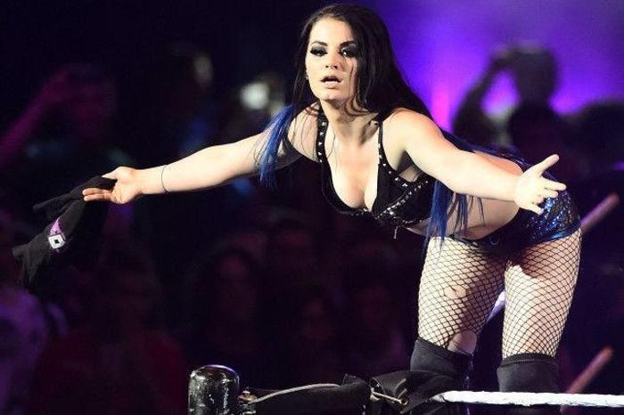 Seks kasedi internete sızan Paige ringlere geri dönüyor