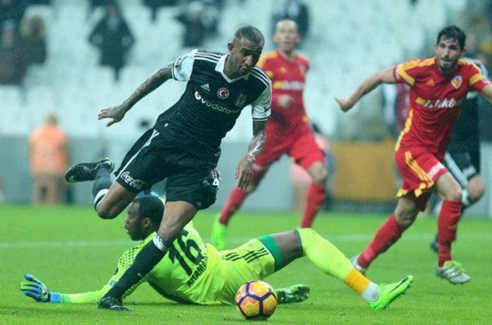 Taliscaya sert tepki: Burası sirk değil