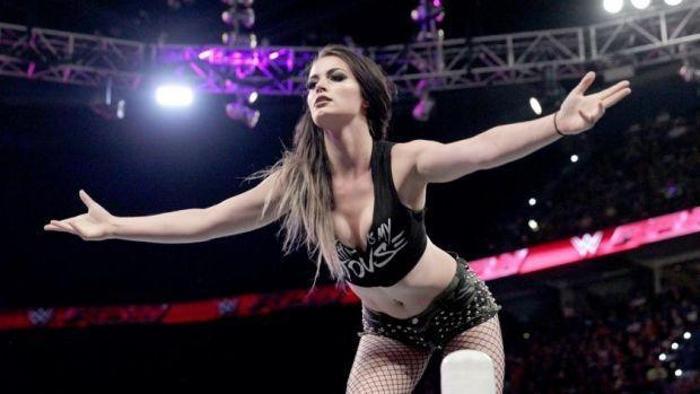 Seks kasedi internete sızan Paige ringlere geri dönüyor