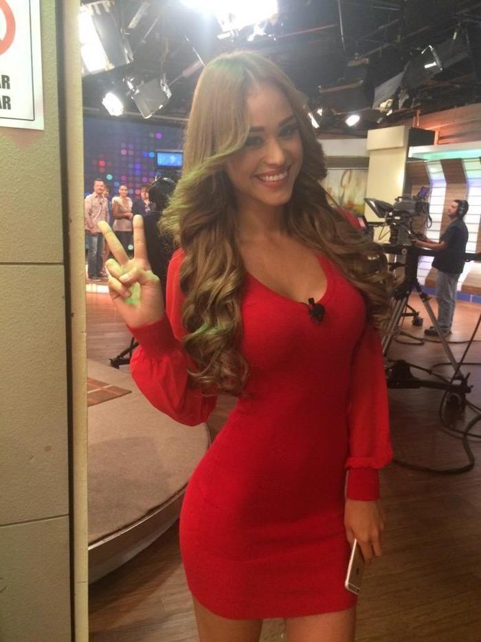 Tigres forması ile hava durumu sunan güzel: Yanet Garcia