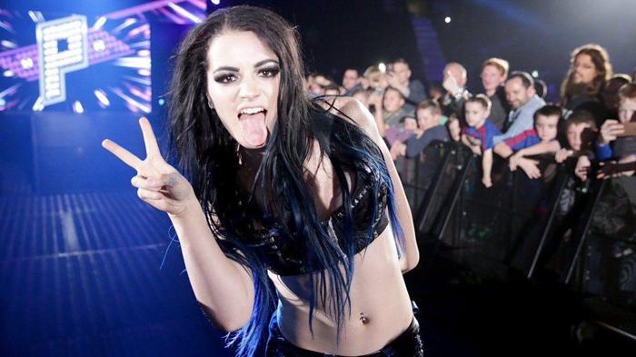 Seks kasedi internete sızan Paige ringlere geri dönüyor