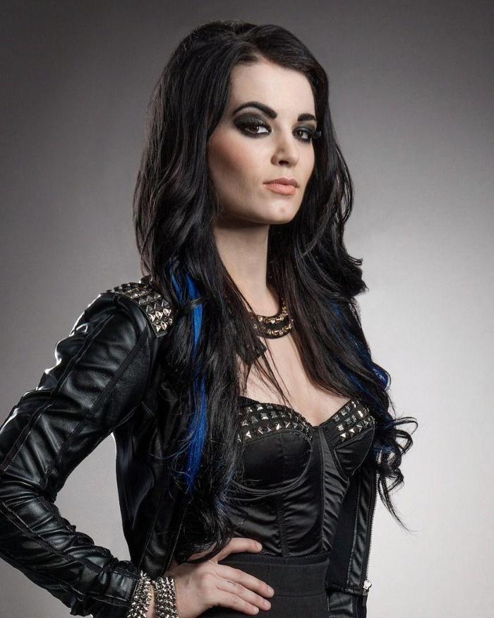 Seks kasedi internete sızan Paige ringlere geri dönüyor