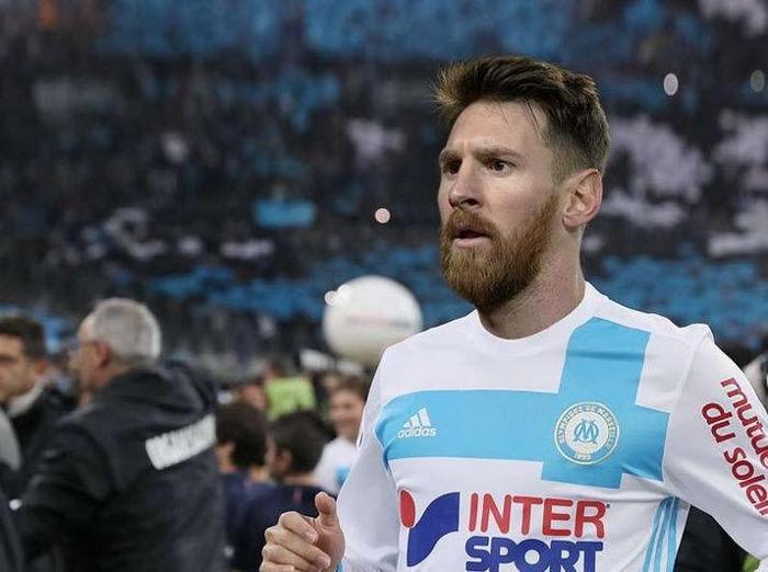 Lionel Messi, başka takımların formasını giyerse...