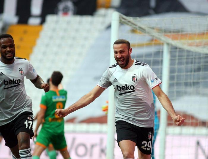 Son dakika | Beşiktaşta Cenk Tosunun sakatlığı planları değiştirdi
