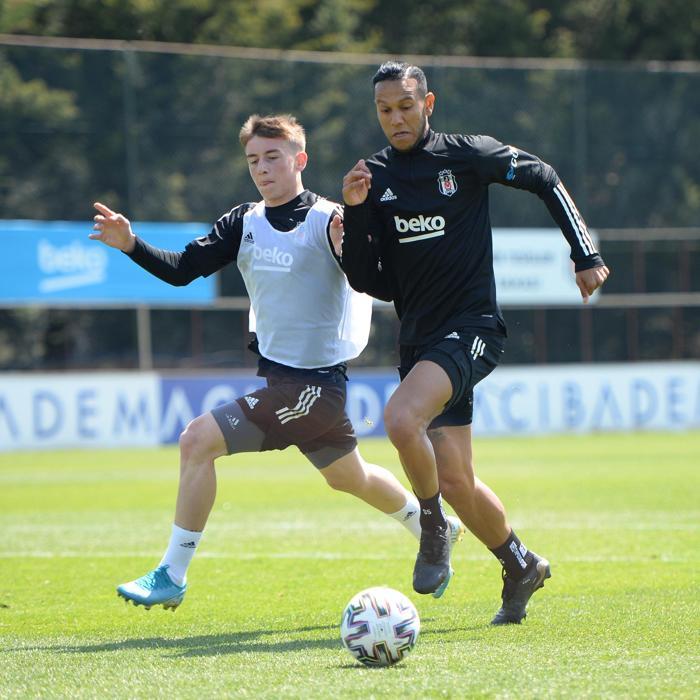 Son dakika | Beşiktaşta Cenk Tosunun sakatlığı planları değiştirdi