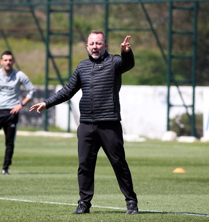 Son dakika | Beşiktaşta Cenk Tosunun sakatlığı planları değiştirdi