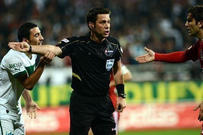 EN ÇOK KART GÖSTEREN HAKEM