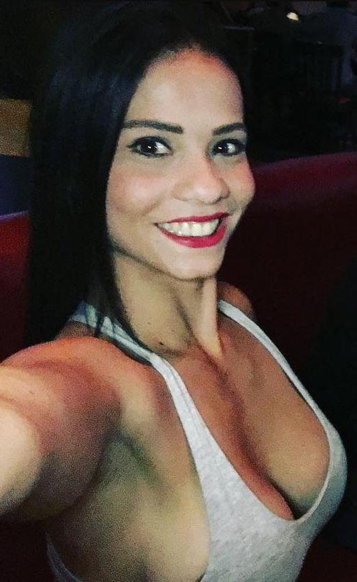Futbol sahalarının en güzel hocası: Laura Bariatti