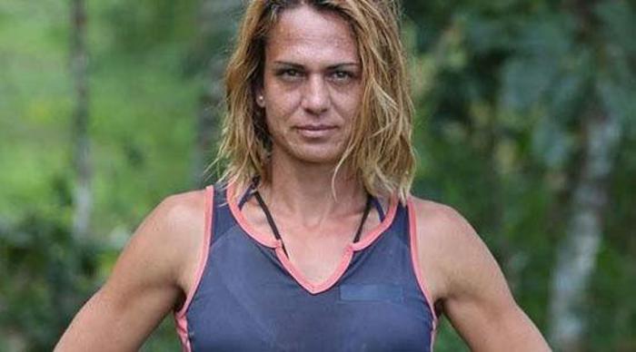 Nagihan Karadere sporu bırakıyor
