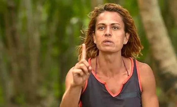 Nagihan Karadere sporu bırakıyor
