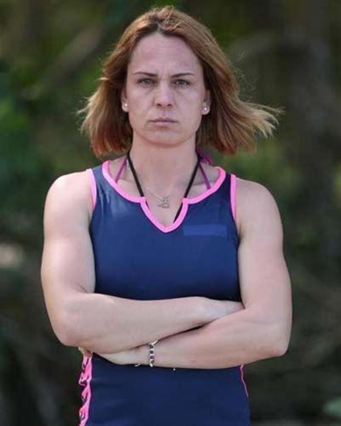 Nagihan Karadere sporu bırakıyor
