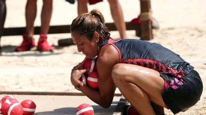 Nagihan Karadere sporu bırakıyor