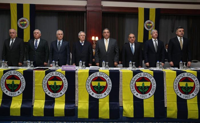 Fenerbahçede 5 ismin bileti kesildi