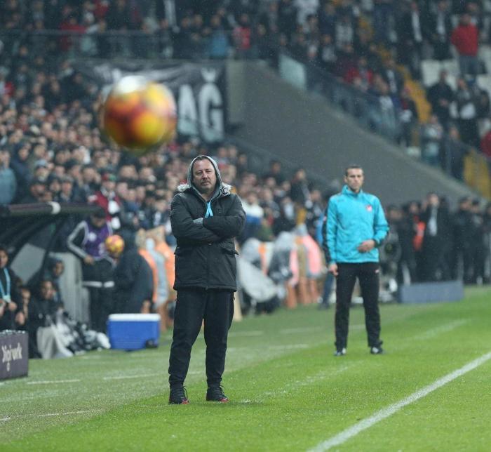 Sergeni çok severim. Zidane, Maradona ayarında topçuydu