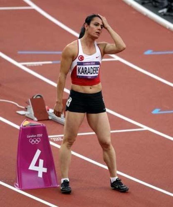 Nagihan Karadere sporu bırakıyor