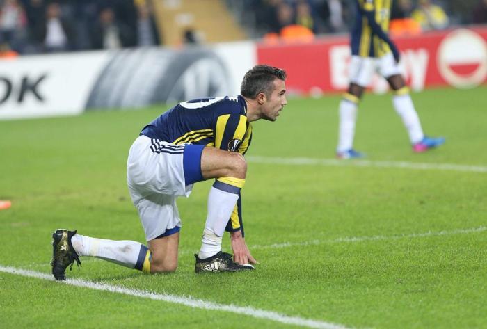 Fenerbahçede 5 ismin bileti kesildi