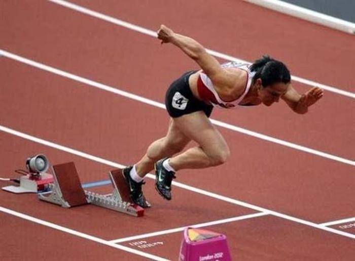 Nagihan Karadere sporu bırakıyor