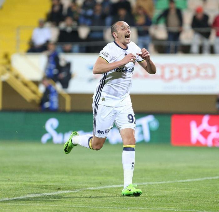 Fenerbahçede 5 ismin bileti kesildi