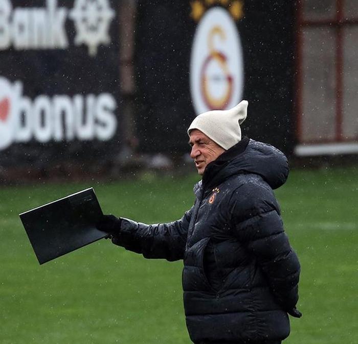 Fatih Terimden sürpriz karar Galatasarayın Karagümrük muhtemel 11i...