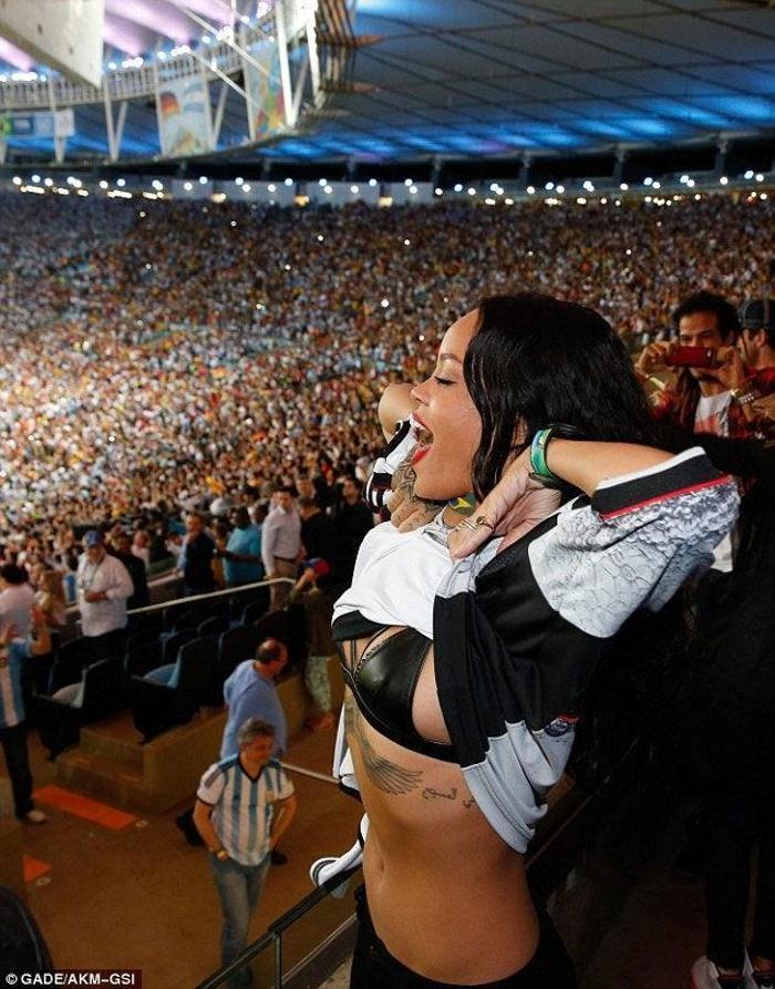 PSGli oyuncular ve Rihanna iddiası