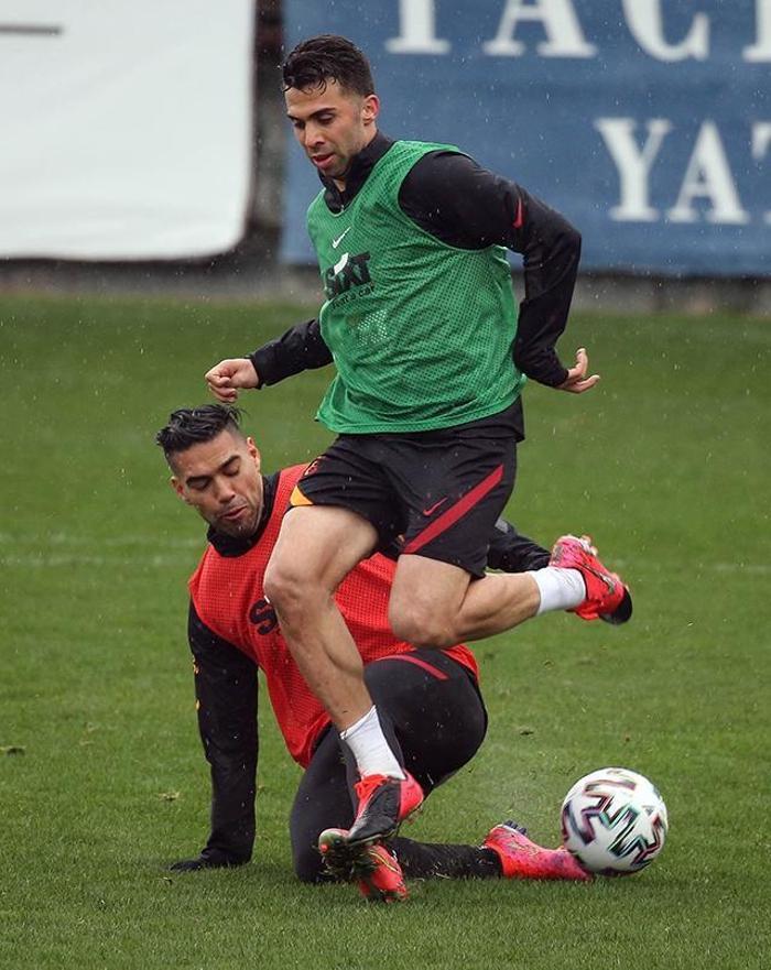 Fatih Terimden sürpriz karar Galatasarayın Karagümrük muhtemel 11i...