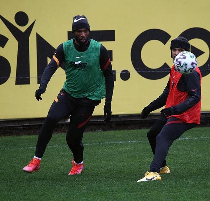 Fatih Terimden sürpriz karar Galatasarayın Karagümrük muhtemel 11i...