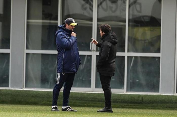 SON DAKİKA Fenerbahçede Erol Bulut krizi ortaya çıktı Sözleşme fesih sorunu