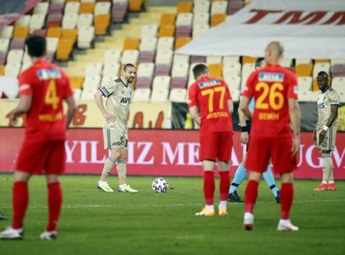 SON DAKİKA Fenerbahçede Erol Bulut krizi ortaya çıktı Sözleşme fesih sorunu