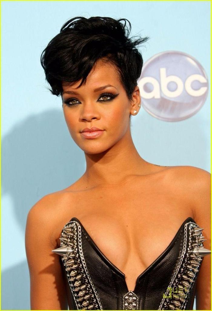 PSGli oyuncular ve Rihanna iddiası