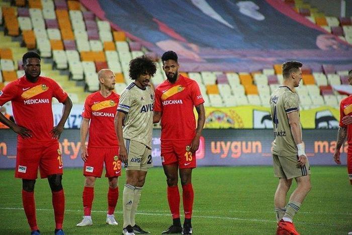 Son dakika Fenerbahçede Gustavo ve Sosa polemiği