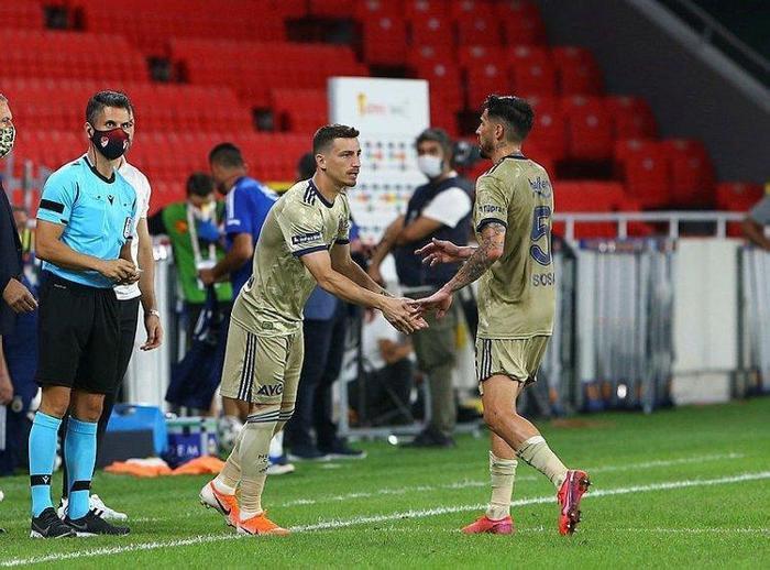 Son dakika Fenerbahçede Gustavo ve Sosa polemiği