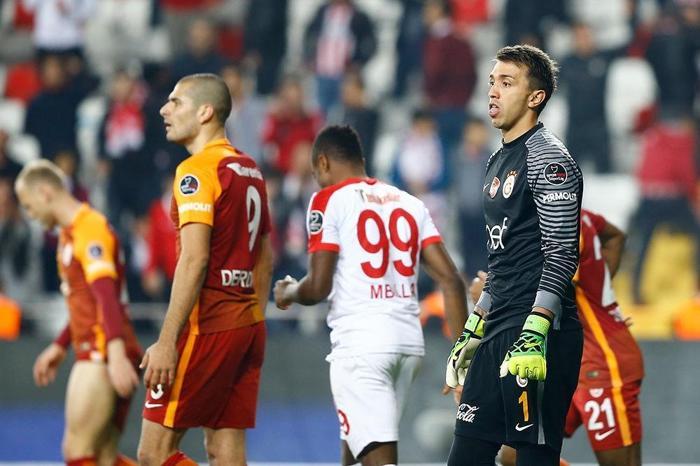 Mehmet Demirkol: Sneijderden teknik direktörlüğü alıp Tudora verdiler