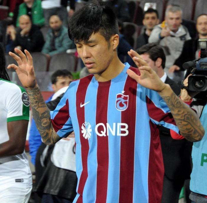 Hyun-Jun Suk (Kiralık ücreti: 750 Bin €)