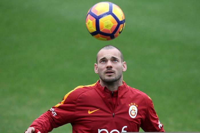 Van Persie ve Sneijderin 90 dakikası İstanbulda lüks bir daire