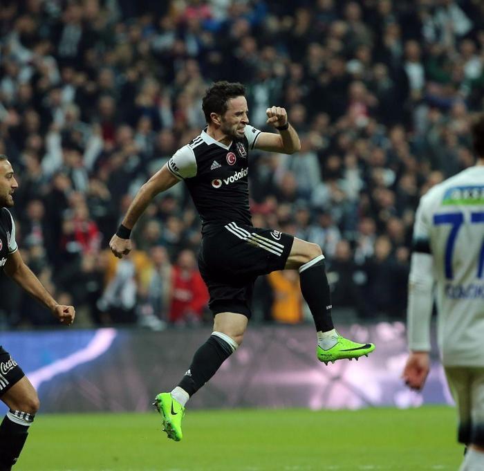 Advocaat, Caner ve Gökhanı da tutabilir miydi