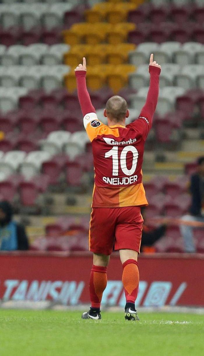 Van Persie ve Sneijderin 90 dakikası İstanbulda lüks bir daire