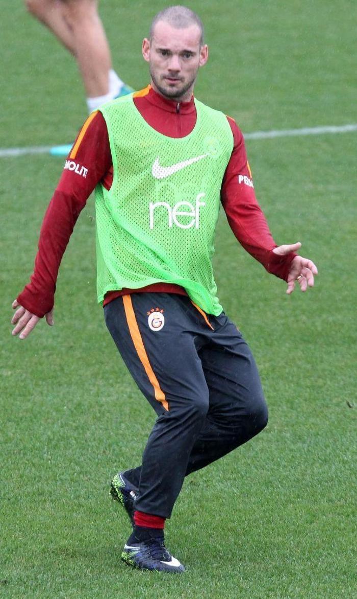 Van Persie ve Sneijderin 90 dakikası İstanbulda lüks bir daire