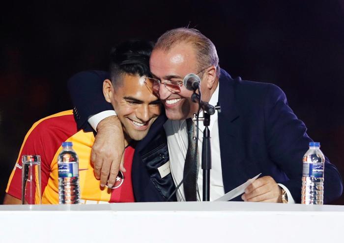 Galatasaray son dakika... Abdurrahim Albayrak, Falcaoyu bırakmadı